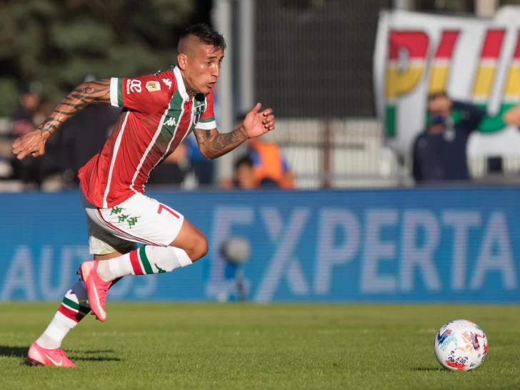 Veléz superó 5 a 0 a Gimnasia que se despidió del certamen en el bosque