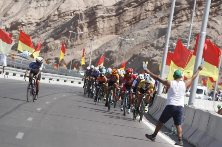 Entre agua y montaña se vive la etapa decisiva del Giro del Sol