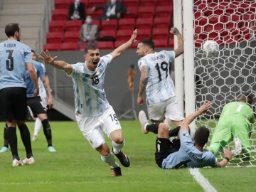 Argentina logró un triunfo clave ante Uruguay, luego de la racha de 3 empates