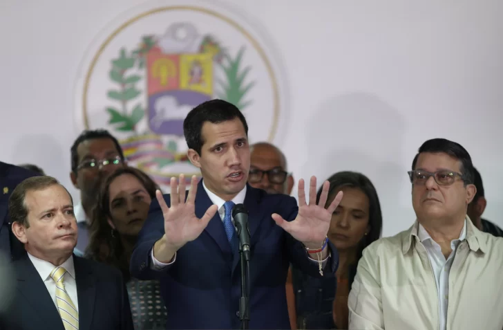 Guaidó intentará ingresar y sesionar hoy en la AN