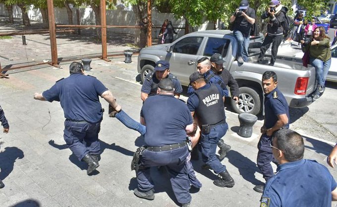 Conflicto en Chubut: CTERA convocó a un paro nacional por 24 horas y UDAP adhiere