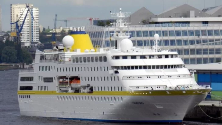 Salud aisló a todos a bordo del crucero Hamburg, por un nuevo caso positivo de Covid