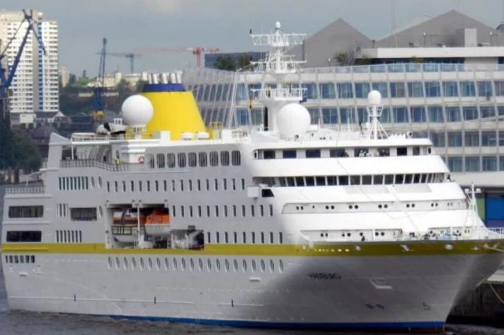 Salud aisló a todos a bordo del crucero Hamburg, por un nuevo caso positivo de Covid