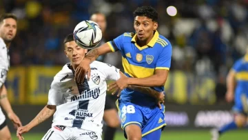 En un partido cortado por incidentes, Boca venció a Quilmes y es semifinalista