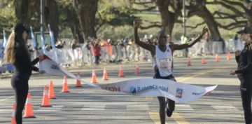 Un keniata se impuso en la maratón de Buenos Aires con récord incluido