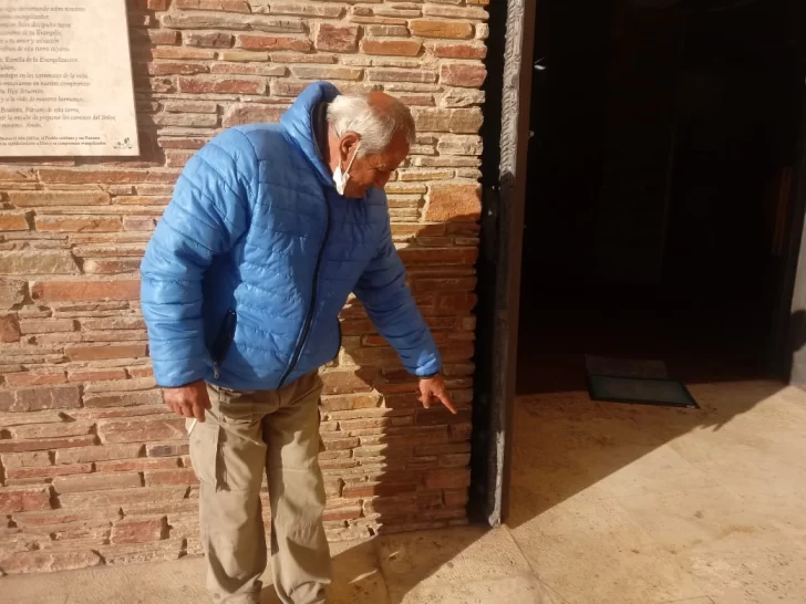 Misterio por dos cajas con extraños elementos hallados en la puerta de la Catedral