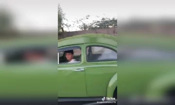 Quería tener aire acondicionado en el auto y tuvo una idea muy original