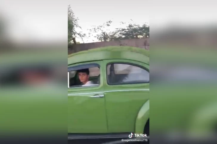 Quería tener aire acondicionado en el auto y tuvo una idea muy original