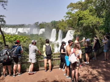 El inimaginable precio que una turista pagó por dos panchos en Iguazú