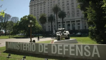 Desplazaron al segundo de Oscar Aguad en el Ministerio de Defensa