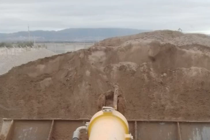 La inquietante imagen que se formó en la tierra y sorprendió a trabajadores sanjuaninos