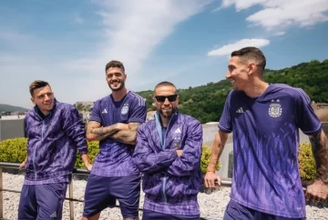 Por qué la camiseta suplente de la Selección Argentina para el Mundial es violeta