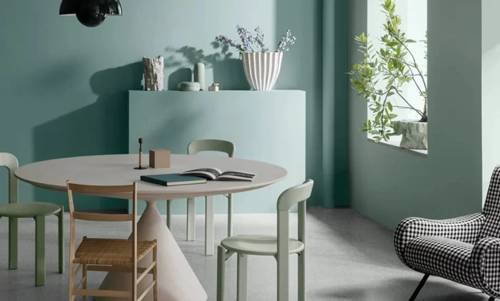 Diseño de interior: qué es el color drenching, una opción para espacios pequeños