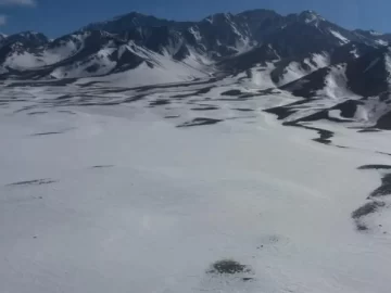 El frente frío trajo la primera nevada de la temporada en la Cordillera sanjuanina