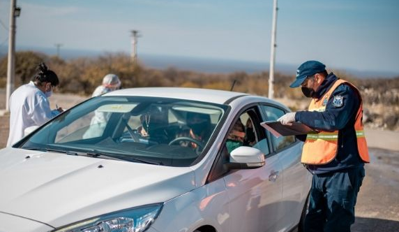 Refuerzan controles para evitar encuentros de jóvenes en masa en departamentos alejados