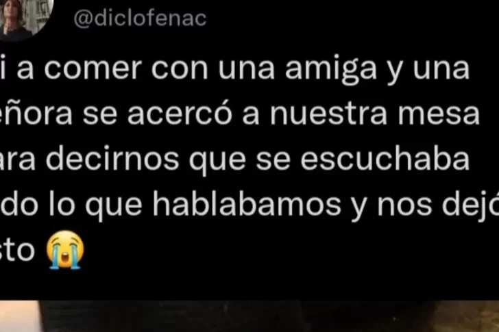 Conversaba con su amiga en un café, una señora los escuchó y les dio un increíble consejo