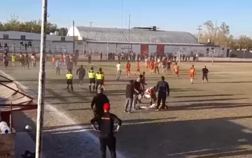 [VIDEO] Brutal pelea entre jugadores en una cancha sanjuanina