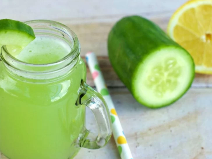 Cómo hacer jugo de limón y pepino, ideal para eliminar excesos antes de que llegue el verano