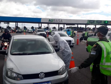 Falsos policías hacían controles viales por el coronavirus para robarles a los conductores