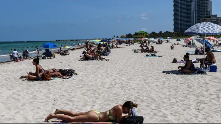 Abrieron las playas de Miami después de tres meses cerradas por el coronavirus