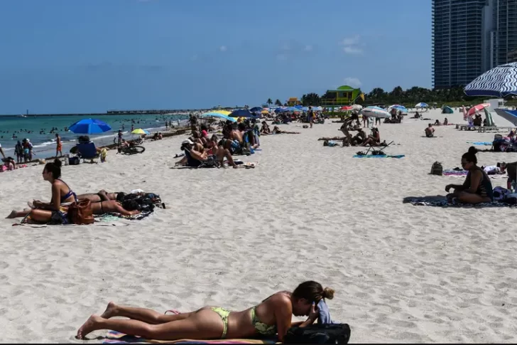 Abrieron las playas de Miami después de tres meses cerradas por el coronavirus
