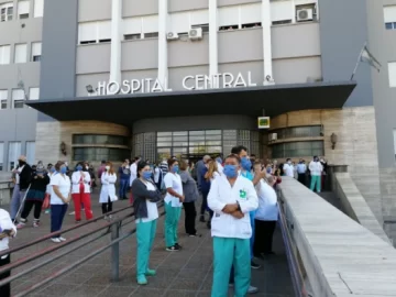 Mendoza autorizó el trabajo de médicos venezolanos en la provincia
