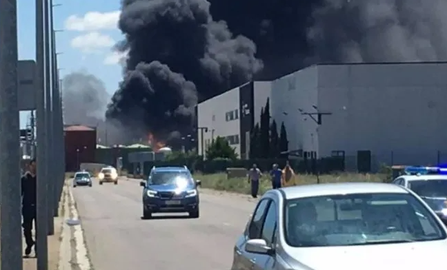 Dos muertos y 250 niños evacuados por una explosión en una planta de biodiesel