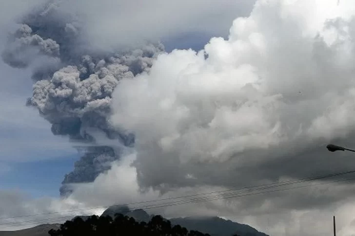 Ecuador en alerta por el volcán Cotopaxi: advierten que 300.000 personas están en riesgo