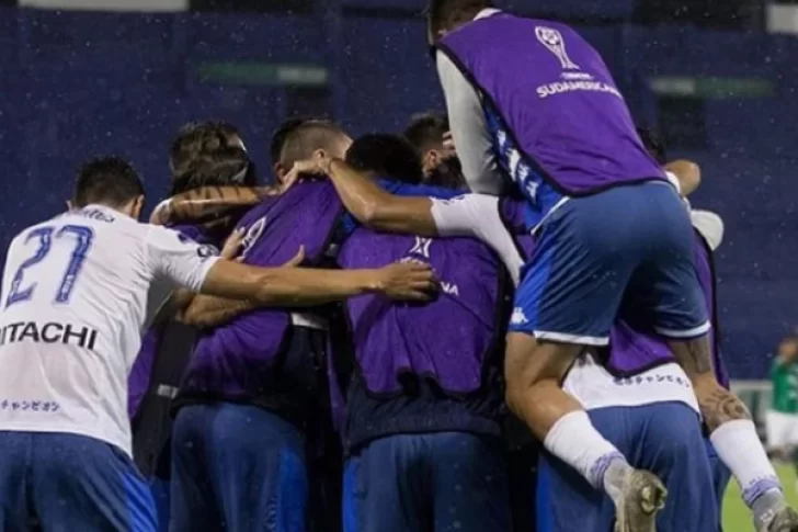 Preocupación en Vélez: internaron a dos jugadores por coronavirus