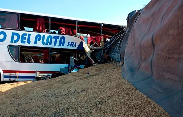 Un choque fatal en Santiago del Estero dejó seis muertos y once heridos