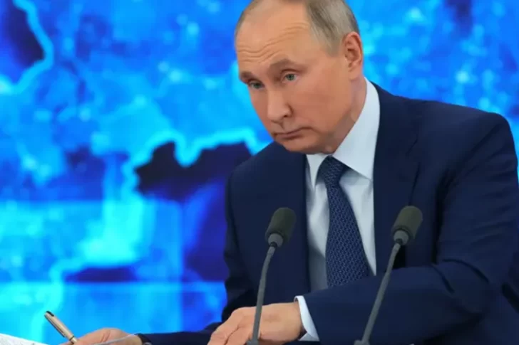 Putin dice que no se aplicó la vacuna rusa porque no se recomienda a mayores de 60