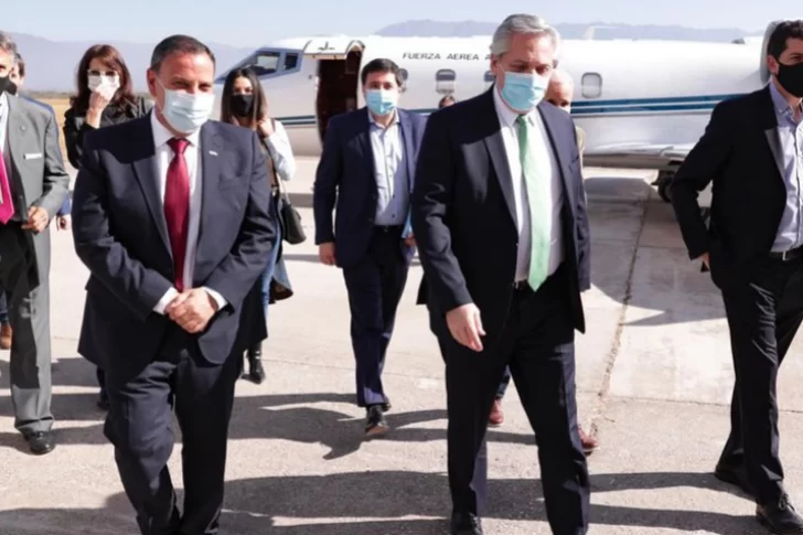 Massa y “Wado” de Pedro viajan a La Rioja con el Presidente al encuentro con gobernadores