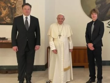 Francisco recibió a Elon Musk en el Vaticano