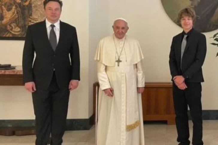 Francisco recibió a Elon Musk en el Vaticano