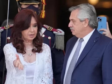 Fernández y Cristina Kirchner se reunieron en Olivos para acordar la suba del dólar tarjeta