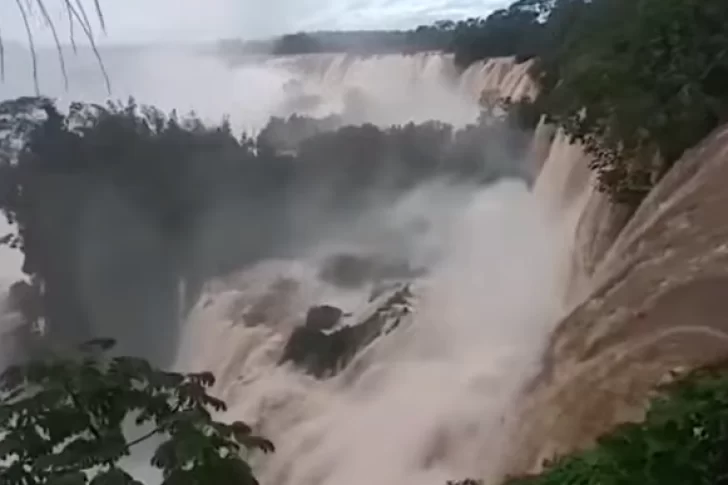 Cerraron la Garganta del Diablo en las Cataratas del Iguazú por la crecida de las aguas