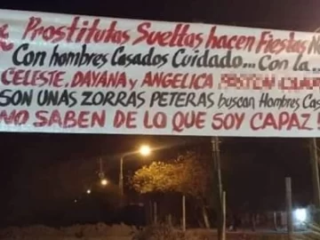 Sorpresa por un pasacalles en San Juan: “Cuidado, fiestas negras con hombres casados”