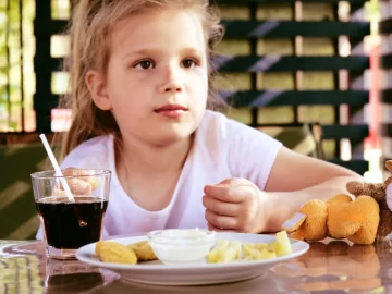 Cómo cambiar los malos hábitos alimentarios en los niños