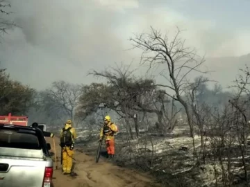 Llovió en Córdoba después de 5 meses y se extinguieron todos los focos de incendio en las sierras