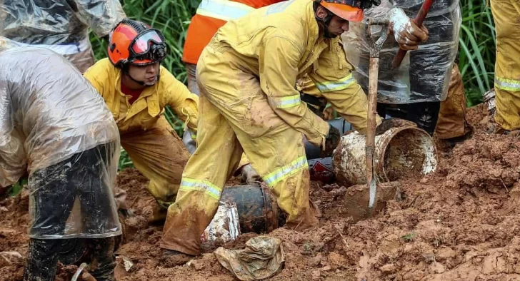 Al menos ocho muertos tras un aluvión ocasionado por fuertes lluvias