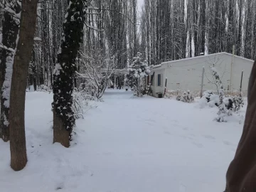 San Juan, bajo nieve: Ullum se sumó a Jáchal y Pedernal