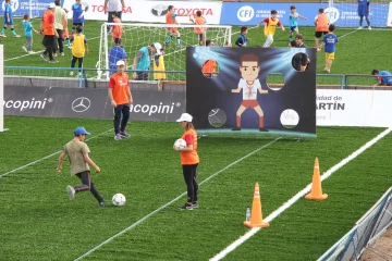 Destrezas bajo la carpa, sobre la arena y pisando alfombras