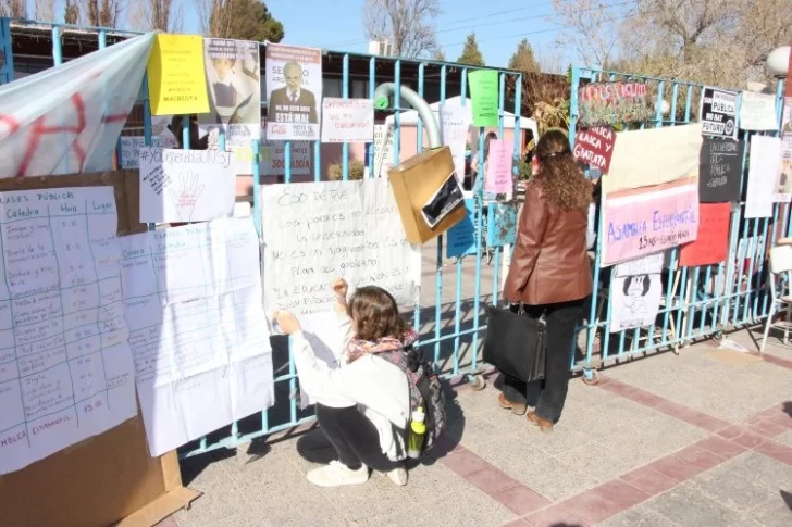 Levantaron la toma de la UNSJ, pero continuarán con otras medidas