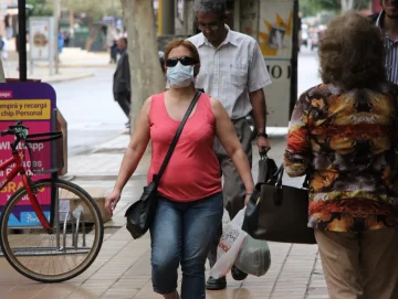 Fuerte respaldo a que vuelvan a abrir los comercios y oposición a las reuniones sociales