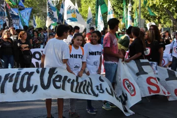 En San Juan, una multitud salió a la calle para pedir por memoria, verdad y justicia