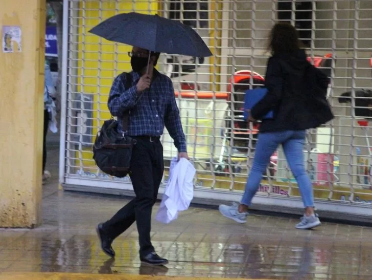 A que números de teléfono llamar en caso de vivir una emergencia por la tormenta