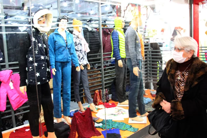 Además de resignar ganancias en ropa y calzado, los comerciantes acusan menos stock