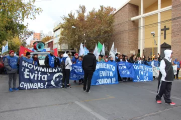 Corte de tránsito, olla popular y marcha contra las políticas nacionales