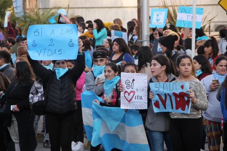 Bajo el lema “salvemos las dos vidas”, sanjuaninos marcharon contra el aborto