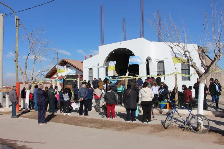 En medio de la crisis, cientos de sanjuaninos pidieron que no les falte el pan